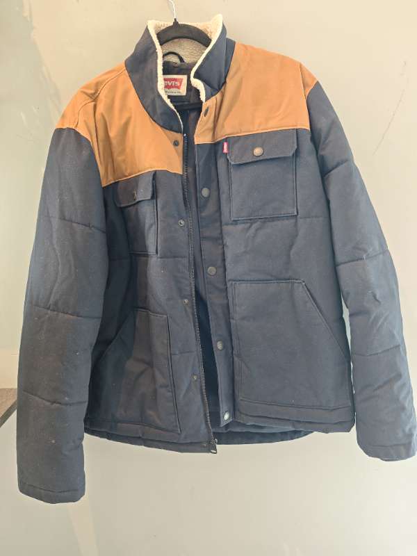 Levis úlpa