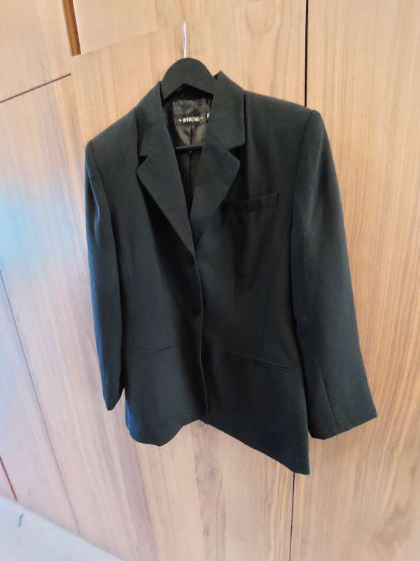 Svartur jakki Be young