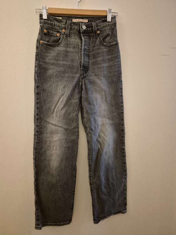 Levis