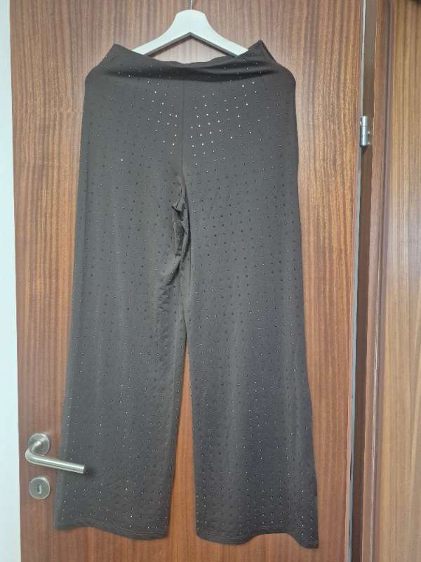 Buxur brúnar með doppum