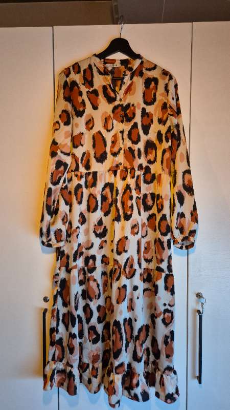 Silki leopard siðkjóll