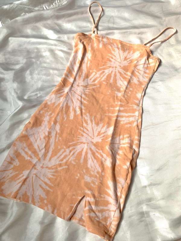 Orange kjoll