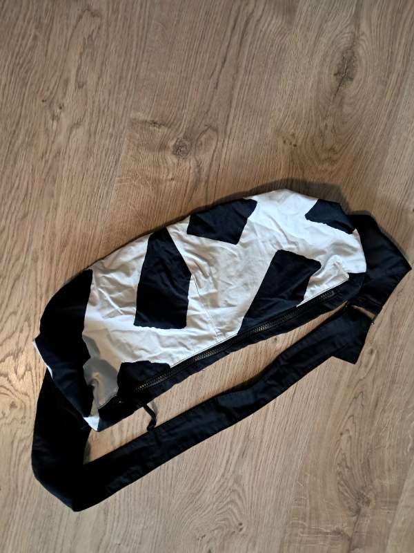 Singman Cucala banana bag black/white