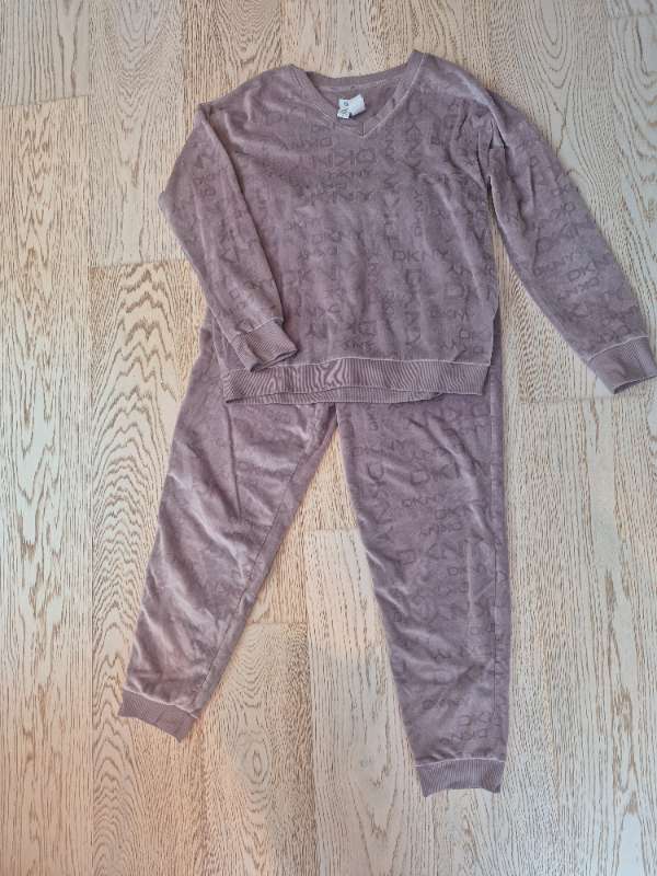 DKNY sett