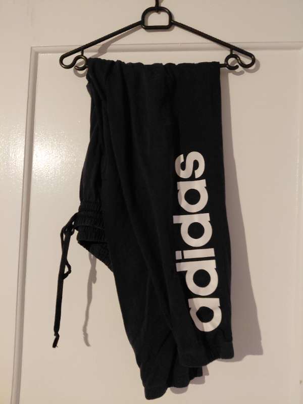 Adidas joggingbuxur