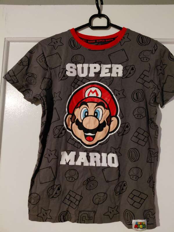 Mario stuttermabolur