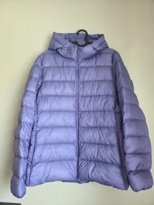 * Uniqlo fjólublá úlpa XL