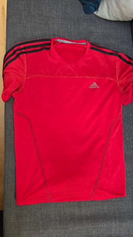 ADIDAS rauður íþrottabolur