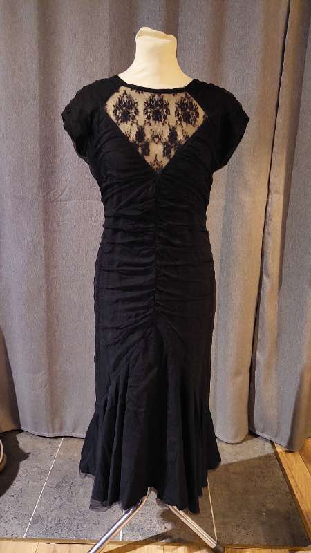 Svartur blúndukjóll L - e