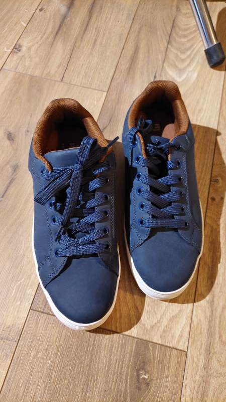 Dökkbláir skór st 41 - e