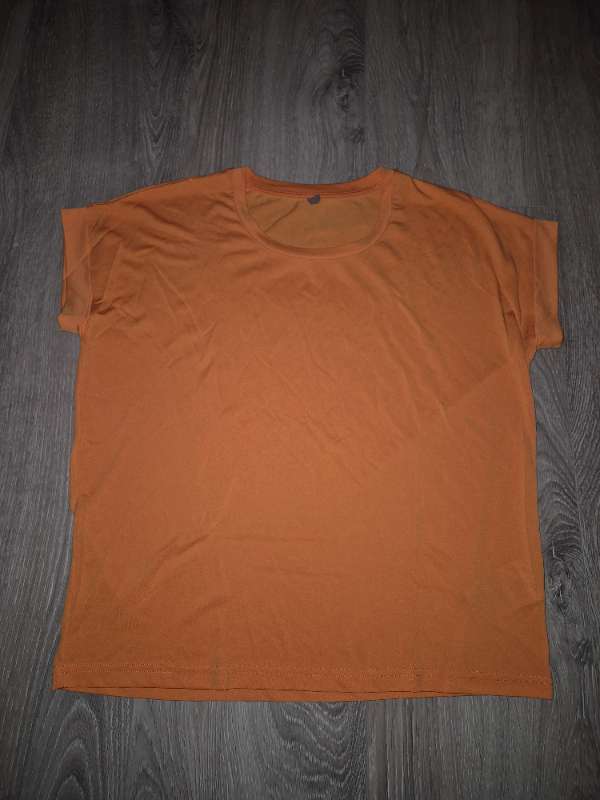 Appelsínugulur bolur