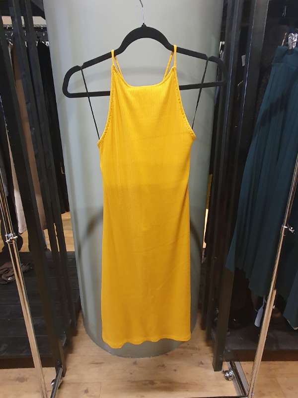 H&M kjóll með opnu bundnu baki (Nýtt ónotað)