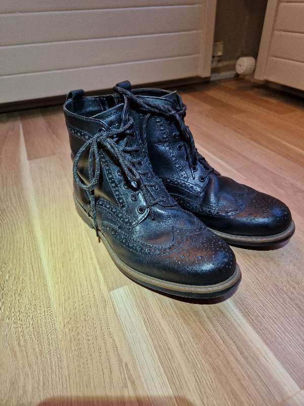 Clarks - Háir svartir leðurskór