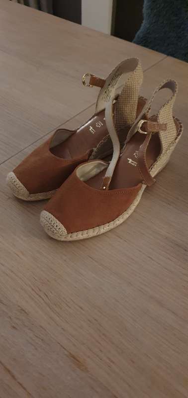 brúnir espadrillur