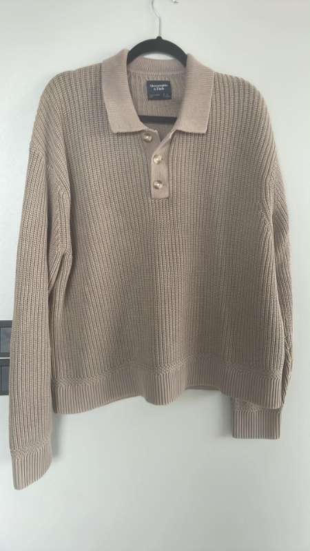 Abercrombie&Fitch ljósbrún peysa