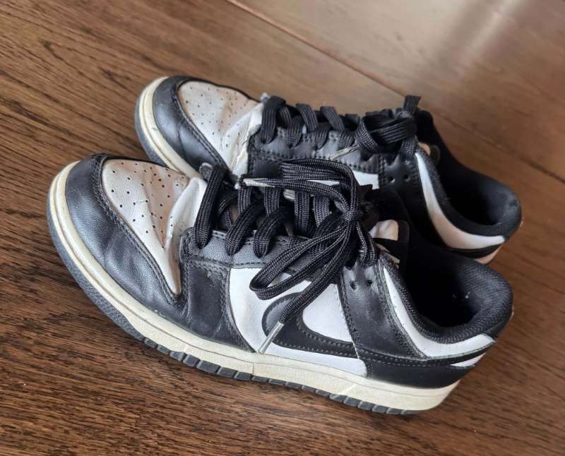Svartir/hvítir Nike skór