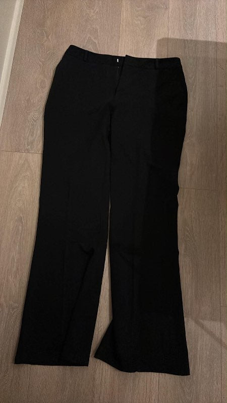 Svartar suit buxur