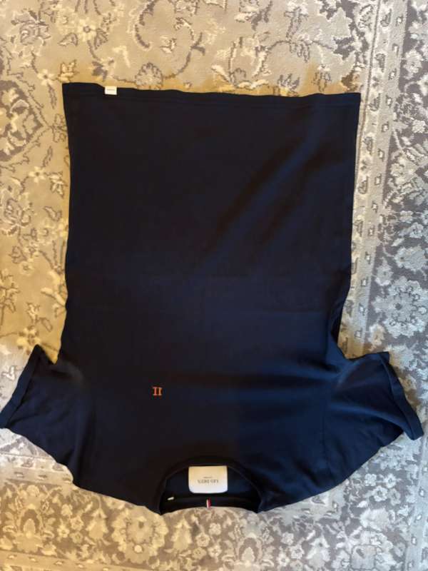 Les Deux Dökkblár Bolur