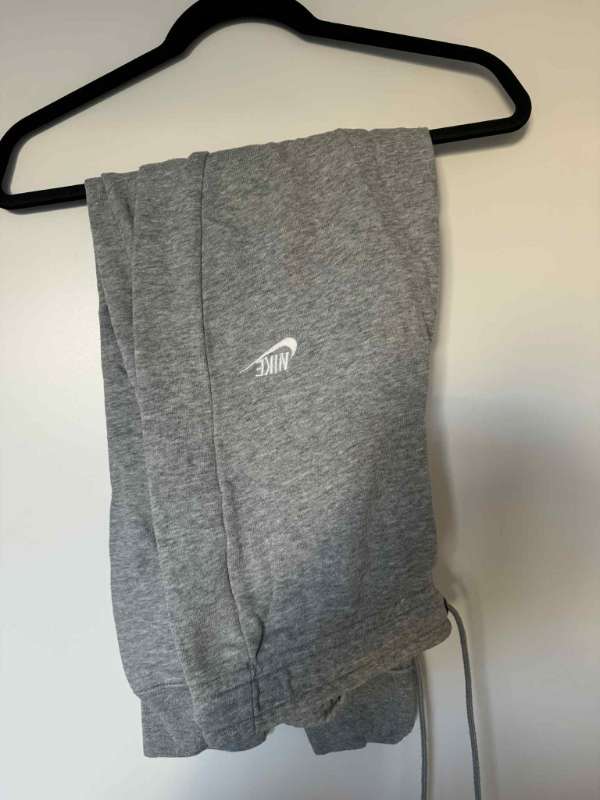 nike gráar buxur