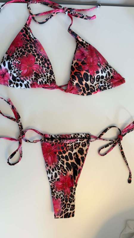 Bikini, triangle, blóm/animal print