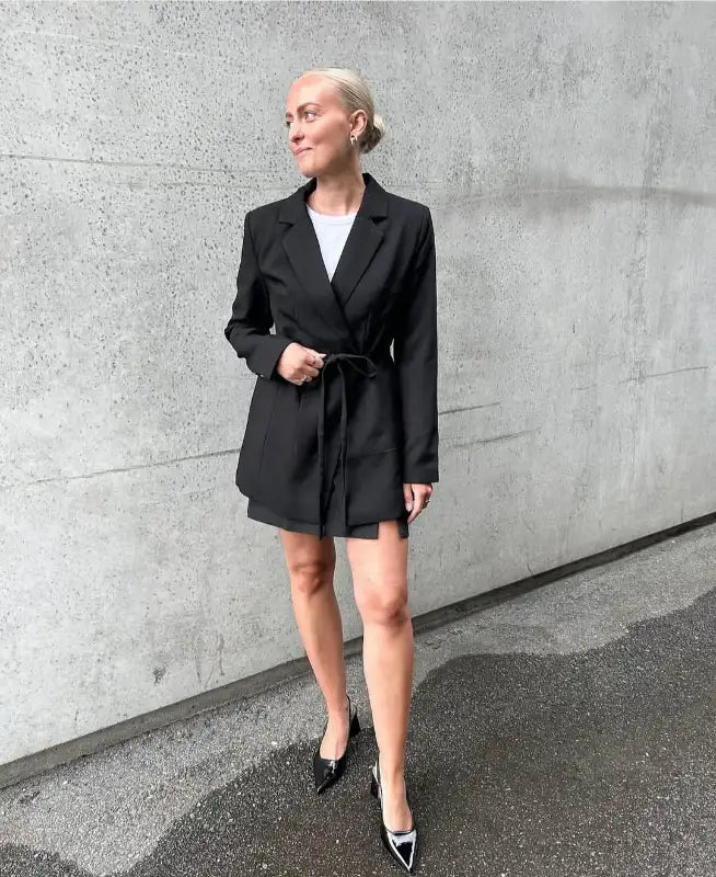 A View Blazer Svartur með bandi