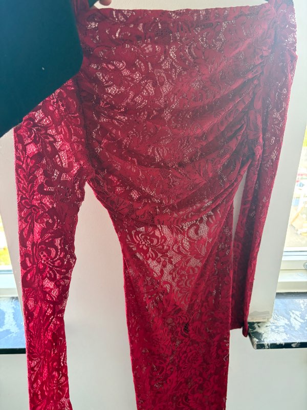 Júník lace kjóll