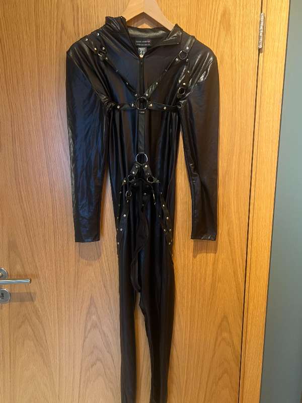 LATEX ÓLABÚNINGUR