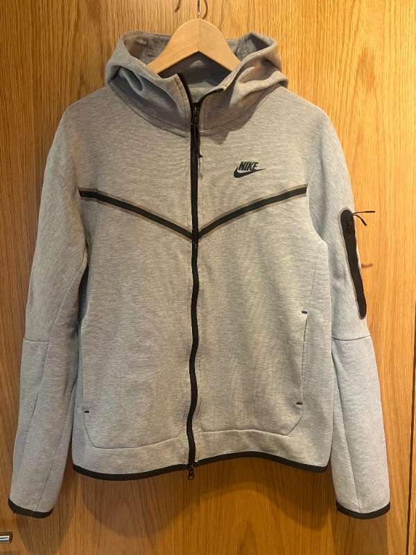 NIKE TECH HETTUPEYSA