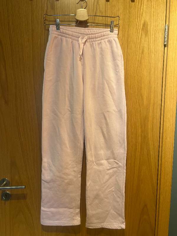 GINA TRICOT BLEIKAR JOGGINGBUXUR