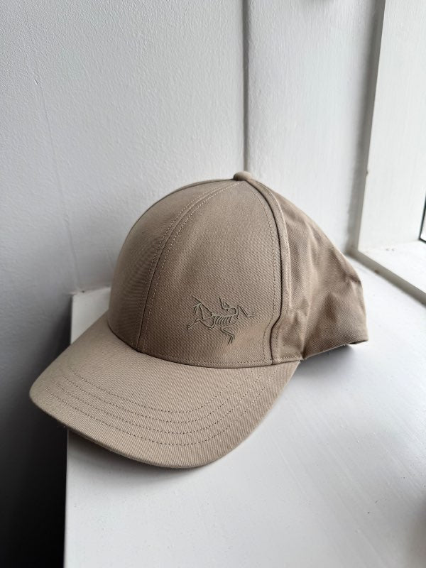Arc’teryx derhúfa brún
