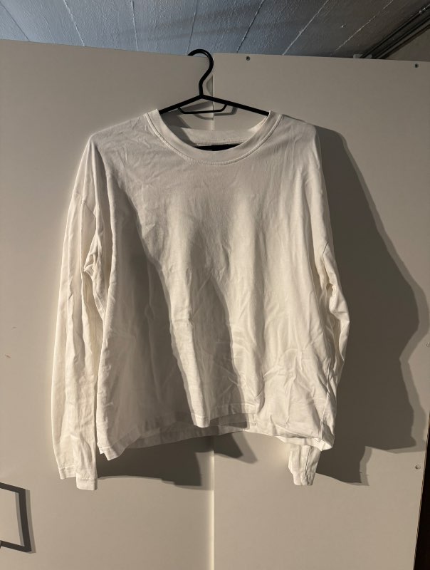 Gina Tricot hvít langerma peysa
