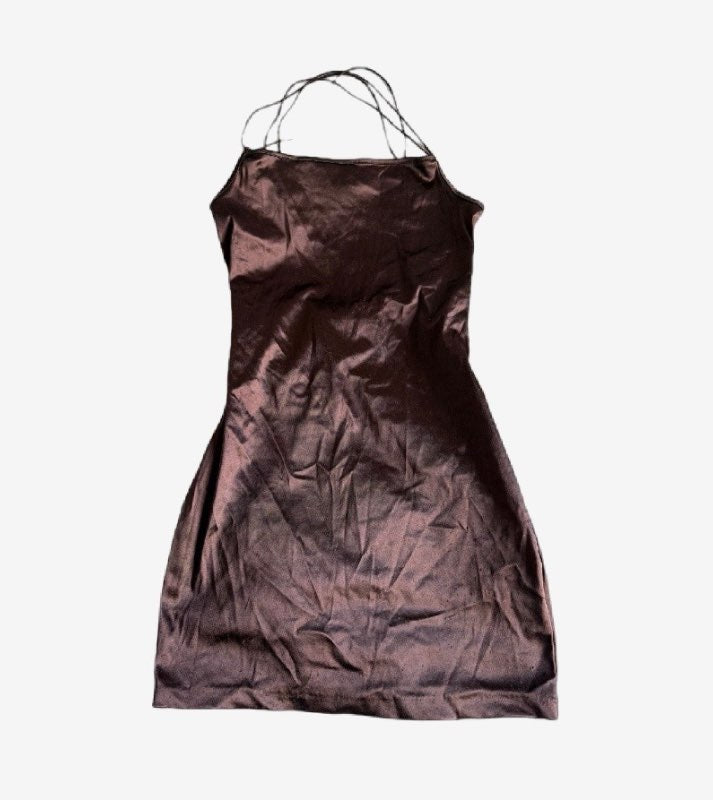 Brúnn satin kjóll