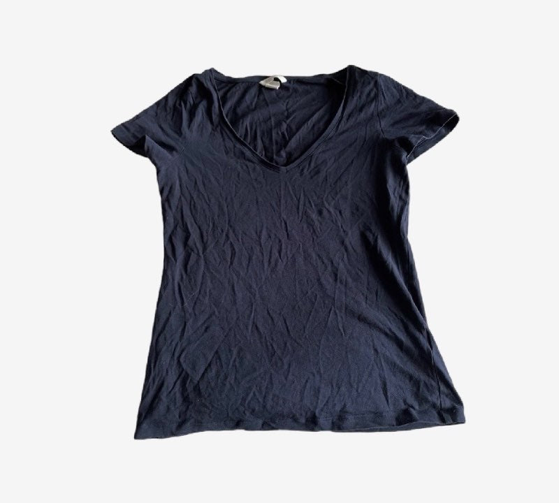 Dökkblár v-neck stuttermabolur