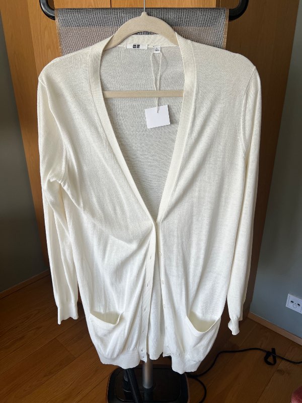 Uniqlo peysa ljós