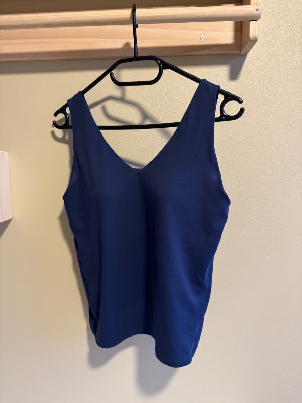 Uniqlo airism hlyrabolur blár