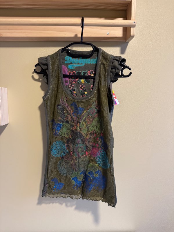 Desigual græn