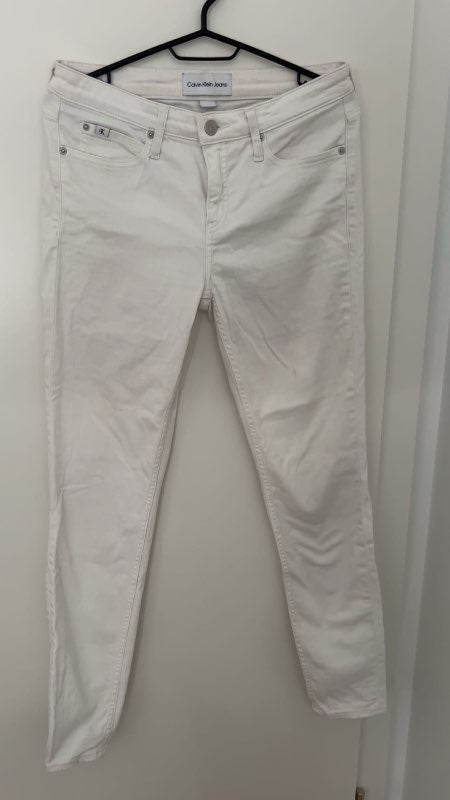 Calvin Klein hvítar gallabuxur