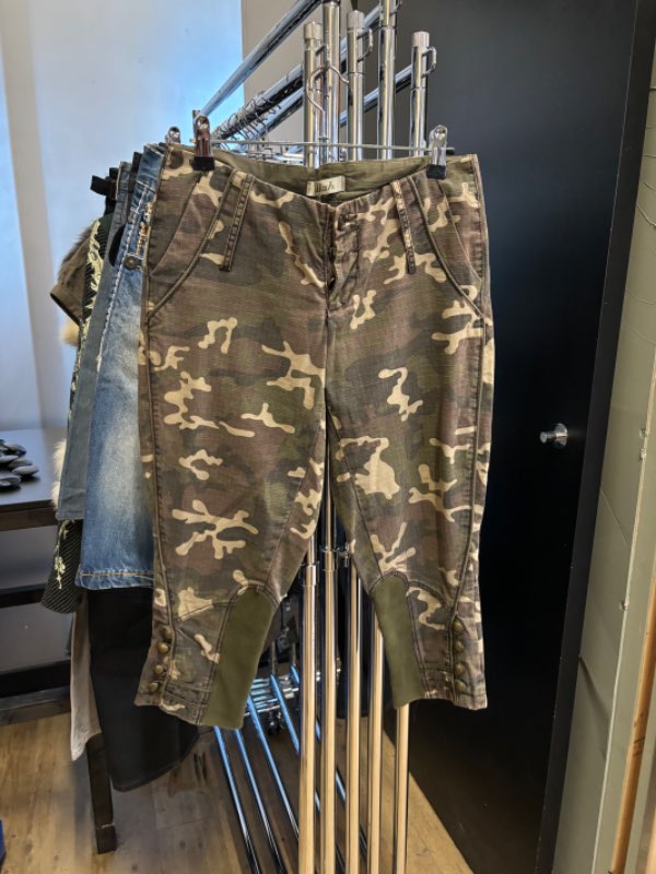 KILLAH camo capris