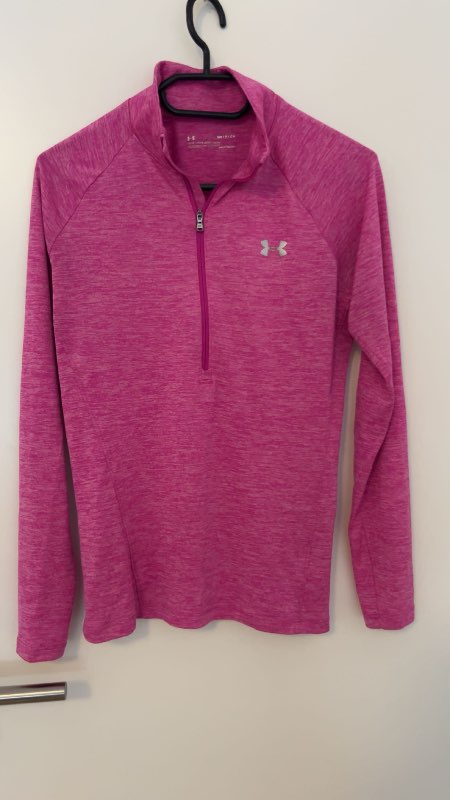 Under Armour æfingapeysa