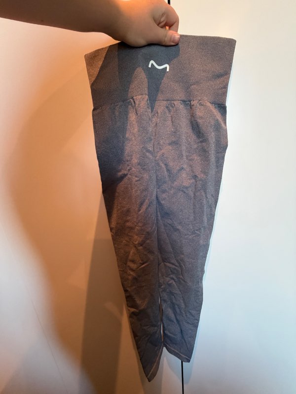 Metta sport gráar buxur
