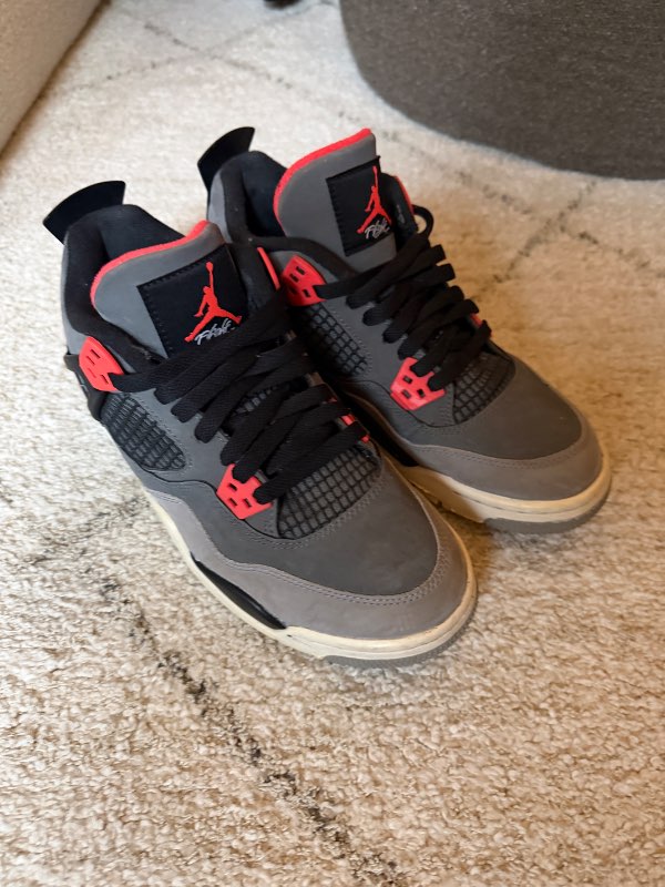 Jordan 4