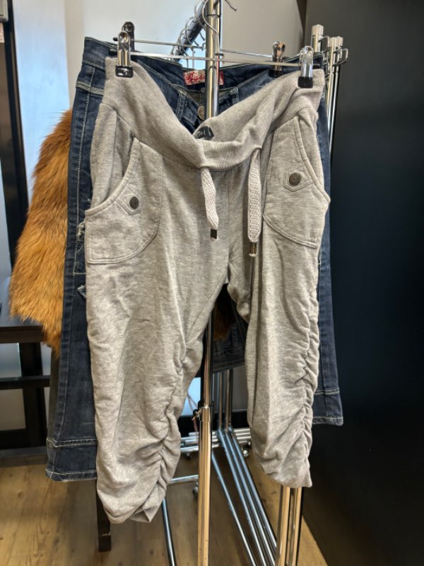 Gráar jogging capris