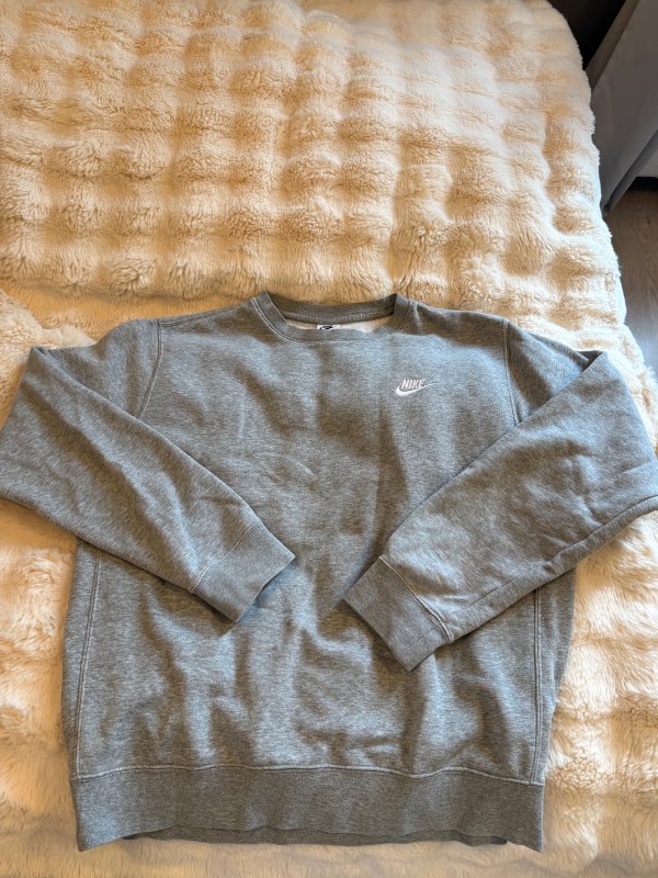 Nike crewneck grá