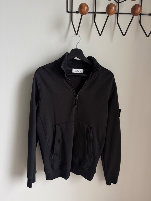 Stone Island peysa hálfrennd