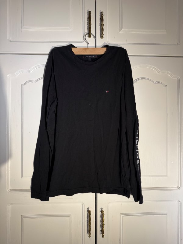 Tommy Hilfiger svartur bolur