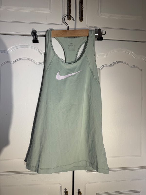Grænn Nike bolur