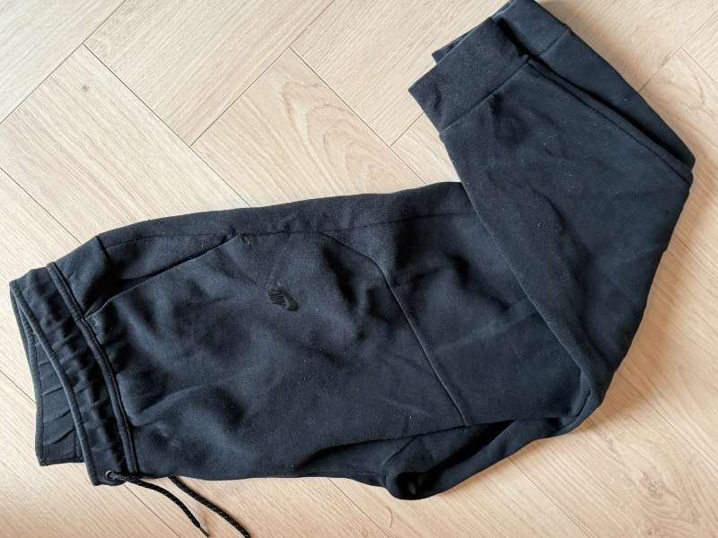 Svartar Nike buxur