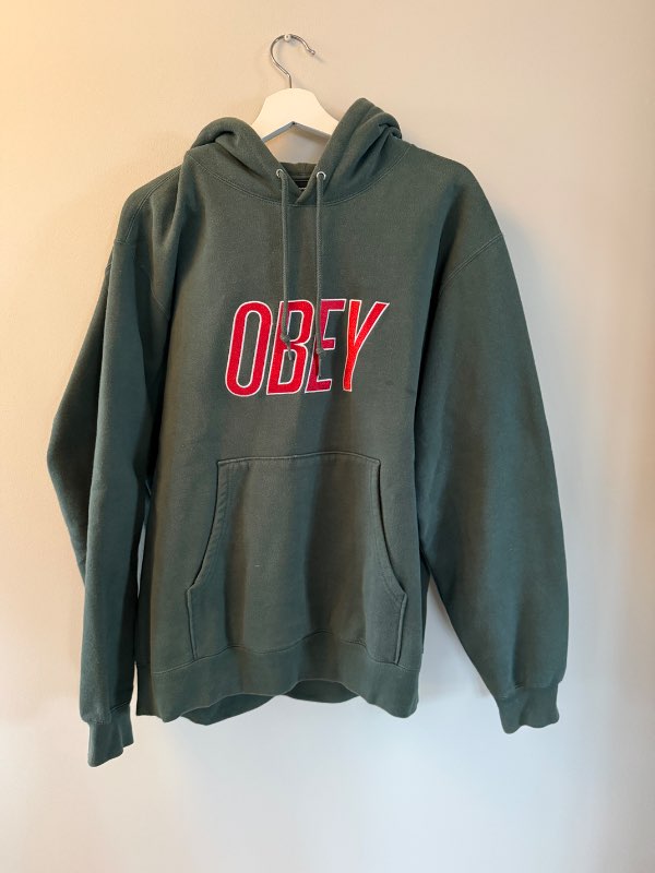 Obey hettupeysa græn