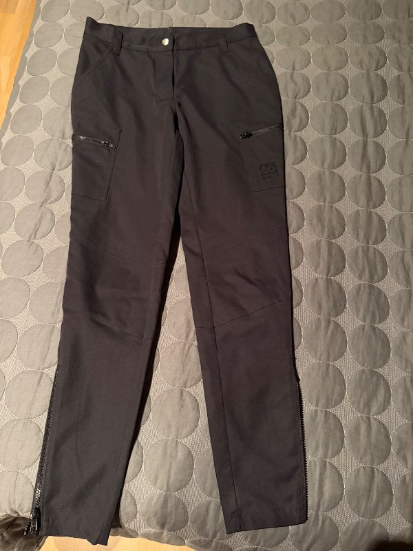 66 Norður svartar buxur