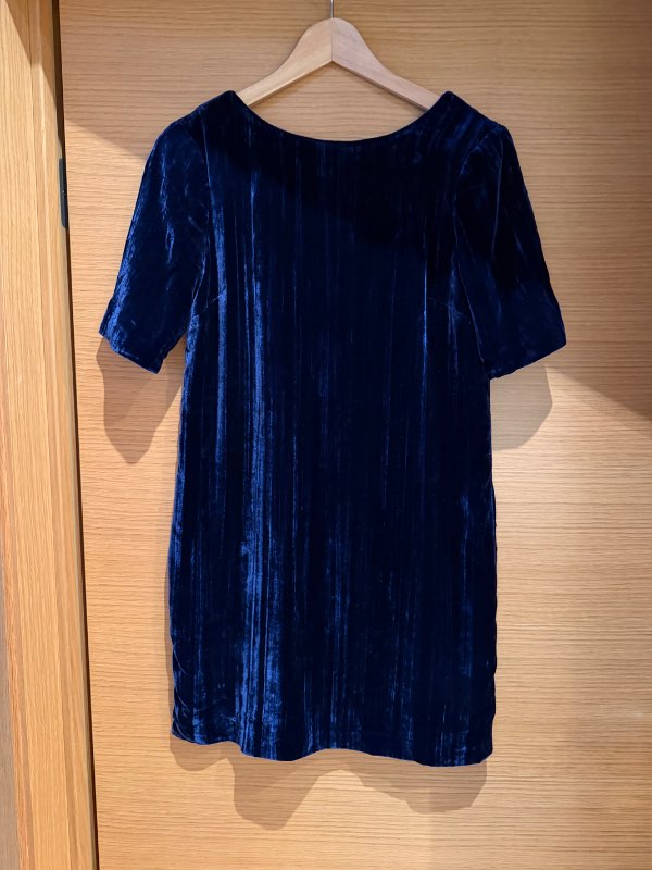 HM flaueliskjóll blár